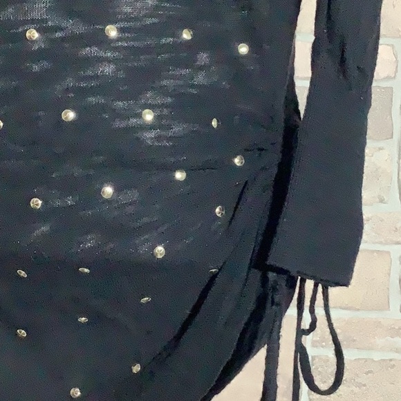 EXPRESS - Sz M - asymmetric 3/4 arm studded batwing lightweight sweater - Picture 3 of 8